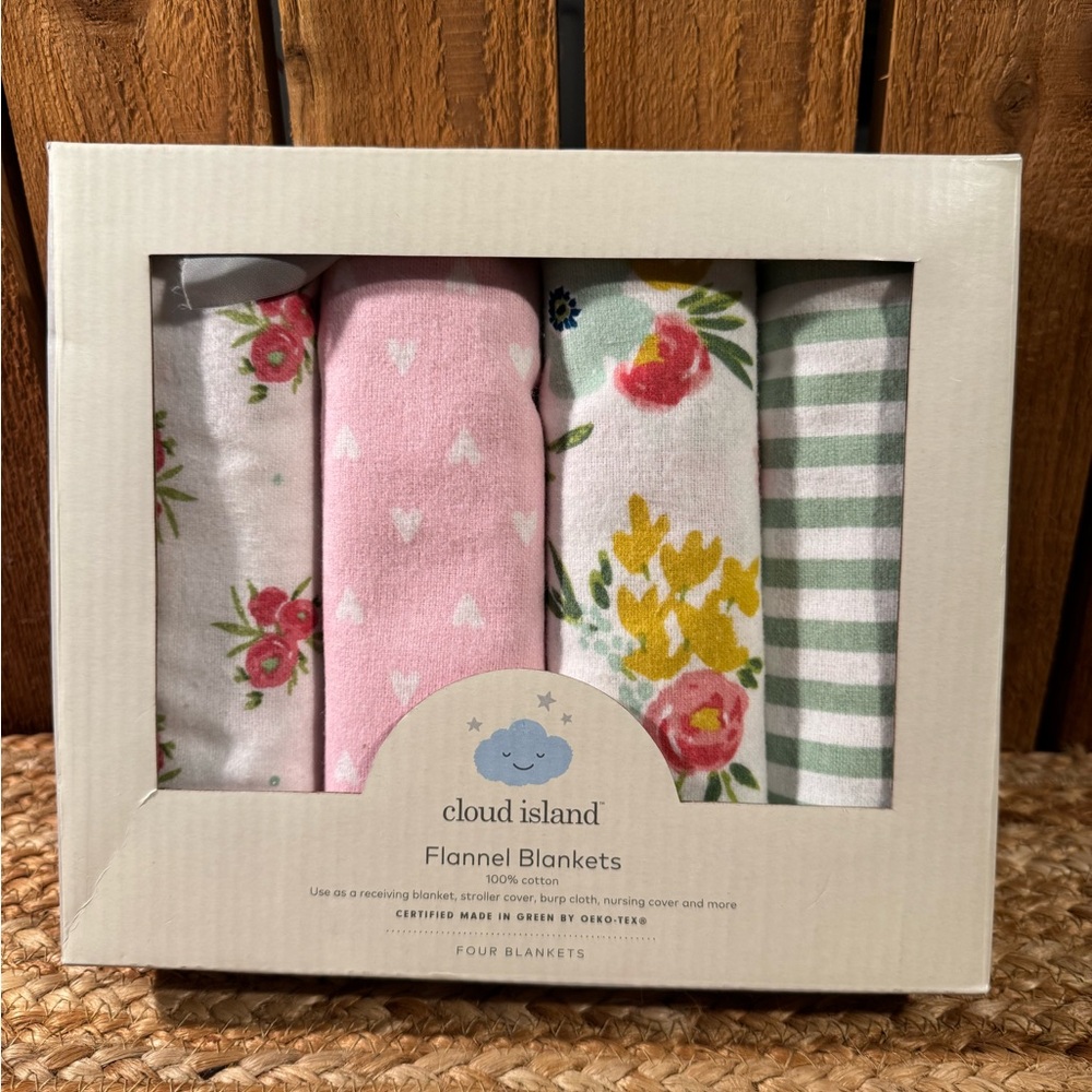 NIB cloud island Flannel Blankets